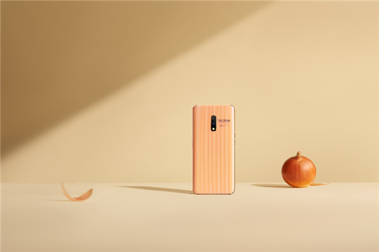 realme X登陸國內(nèi)市場:本真設(shè)計詮釋越級美學