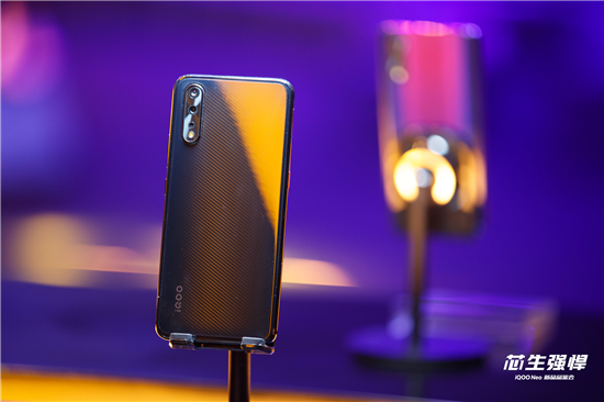 內(nèi)芯無畏iQOO Neo開賣獲電商三平臺(tái)銷量銷售額雙冠軍