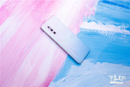 科技與藝術(shù)交融之美 vivo X27印象夏日藝術(shù)展完美收官