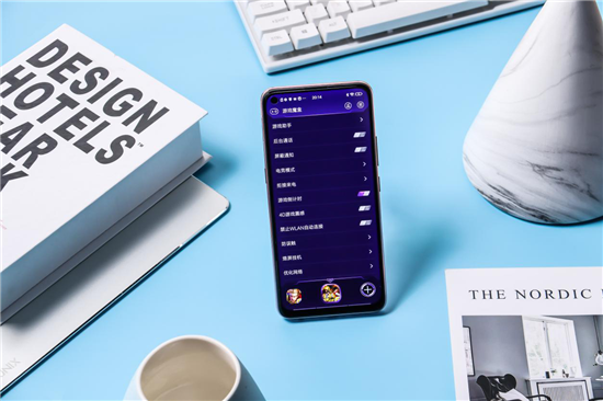 全新漸變色設(shè)計，vivo Z5x幻彩粉再造色彩美學(xué)