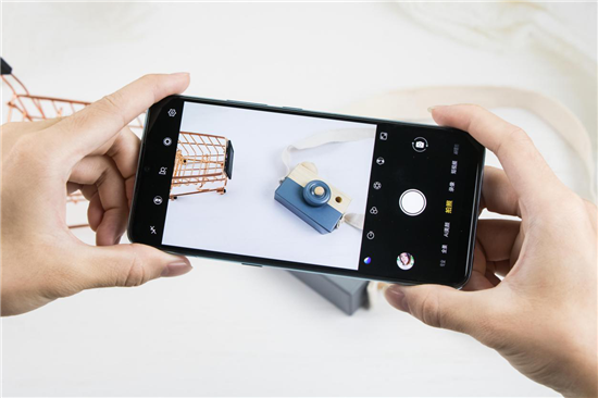 vivo Y7s拍照實(shí)測：玩轉(zhuǎn)全場景，打造獨(dú)一無二的儀式感