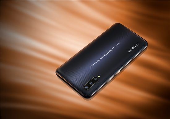 強悍再加速 vivo首款商用5G手機iQOO Pro即將上市