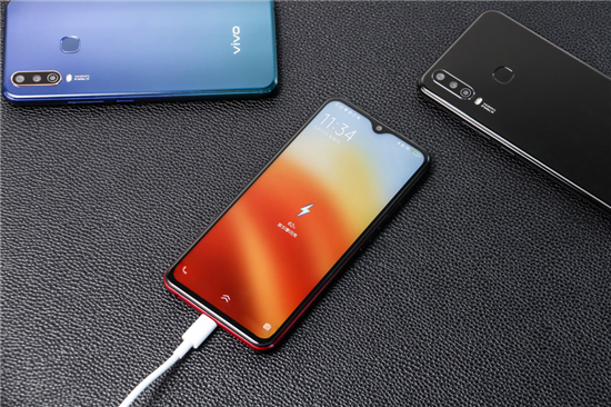 續(xù)航全新升級，vivo U3x圖賞：時尚設(shè)計一見傾心
