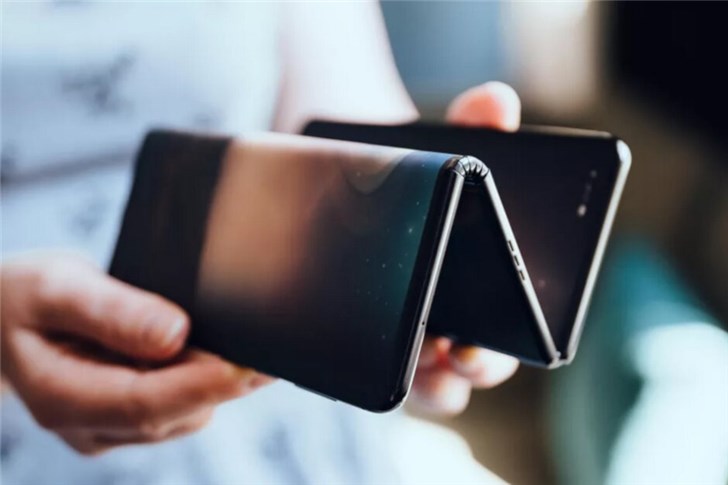 TCL可折疊手機(jī)公布：三折疊，可變身10英寸平板電腦