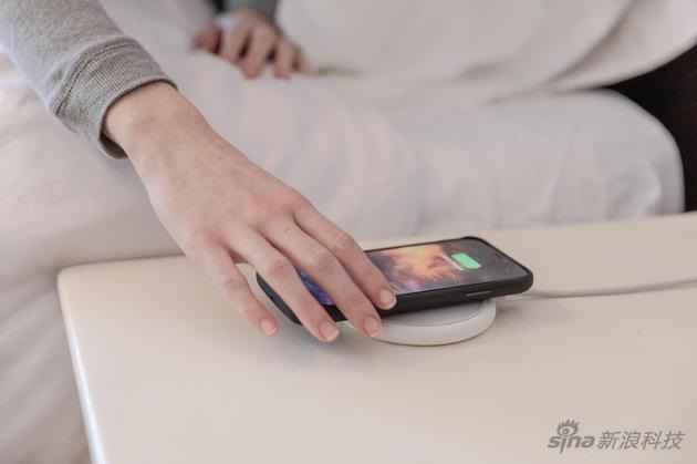 蘋果iPhone離&ldquo;一塊玻璃&rdquo;這個(gè)最終夢(mèng)想還有多遠(yuǎn)