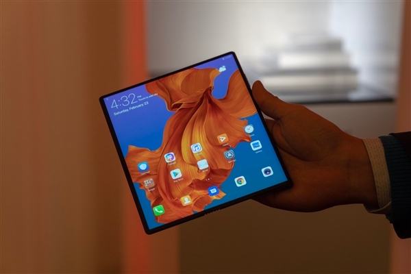 華為第二代折疊屏手機已在路上 外媒透露：備貨更多 價格或更低