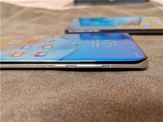 華為P40/P40 Pro圖賞:陶瓷材質(zhì)+90Hz四曲面柔性屏