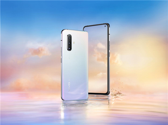 vivo X30新配色虹影美圖來(lái)襲，把雨水洗過的天空鎖進(jìn)手機(jī)背殼里